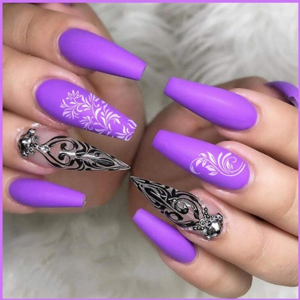 Press on nails
